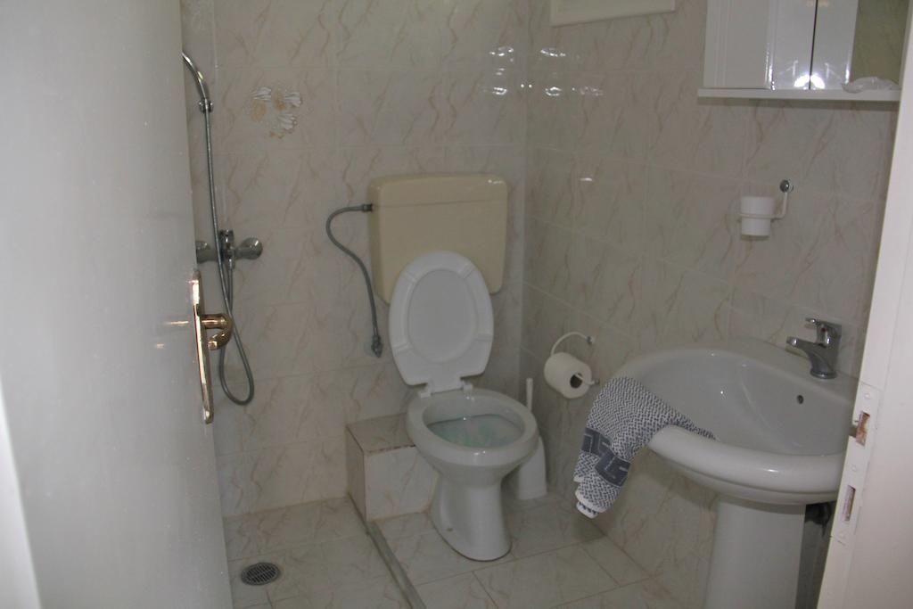 Theodora Studios Geni  Room photo
