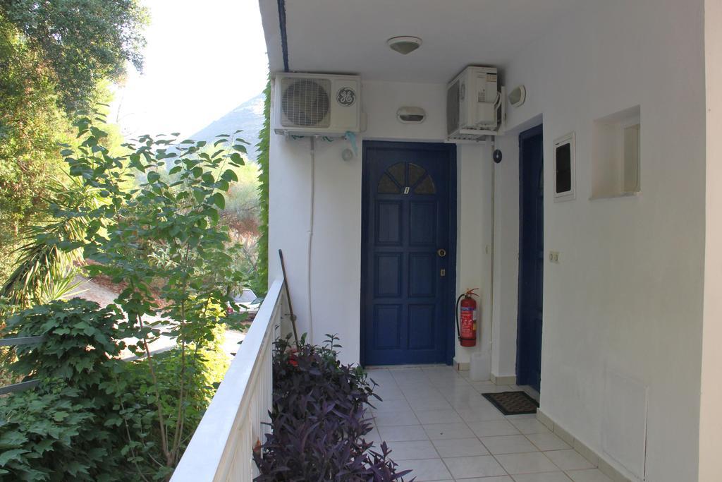 Theodora Studios Geni  Room photo